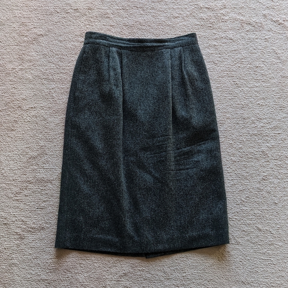Leslie Fay vintage 100% wool pencil skirt in gray, size 10P
